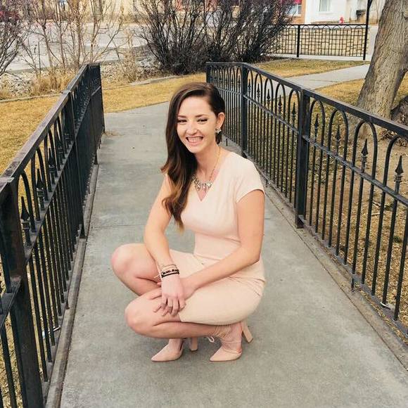 Meet your Posher, Symony - Picture 1 of 1